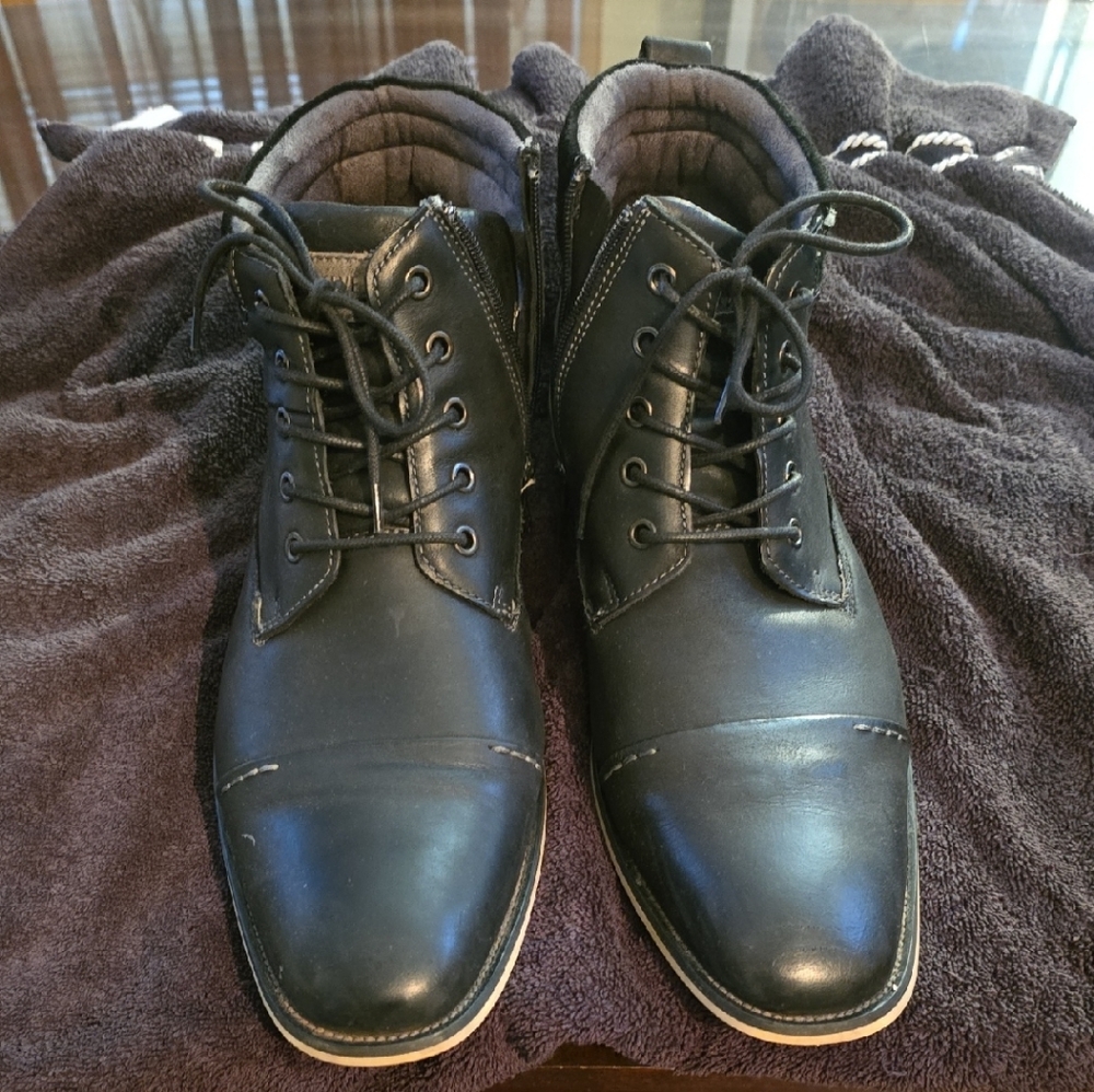 Steve Madden Black Boots Stylish and Durable